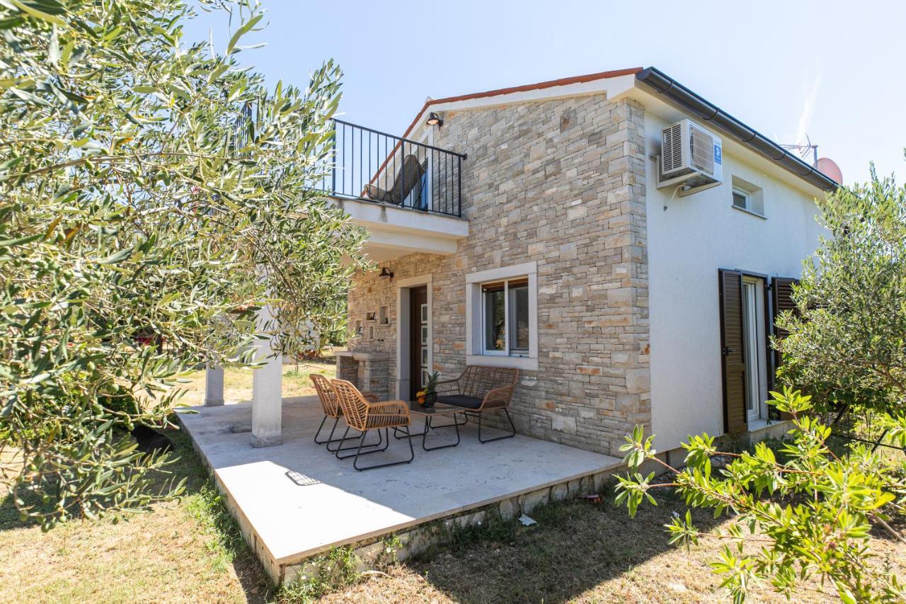 Val Vila Peroj Exterior foto